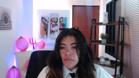 Veronica online show from 10/25/25, 09:39