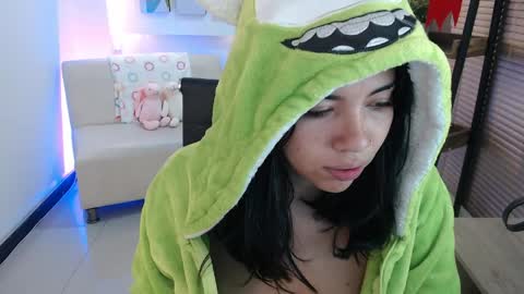 Veronica online show from 04/18/26, 10:30