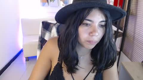 Veronica online show from 05/15/26, 12:12