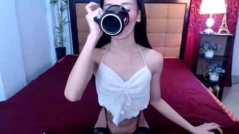 Snapshot of dangerouscock69_nica chatting on 12/05/24, 05:39 Nica online show from 12/05/24, 05:39