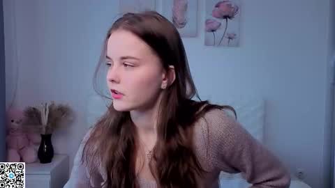 Snapshot of dangerouss_lady chatting on 09/17/25, 04:58 Eva online show from 09/17/25, 04:58