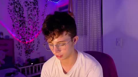 Snapshot of dani_dancer chatting on 05/15/26, 11:01 Dani Dancer online show from 05/15/26, 11:01