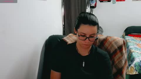 dani y jocelyn online show from 10/28/25, 07:38