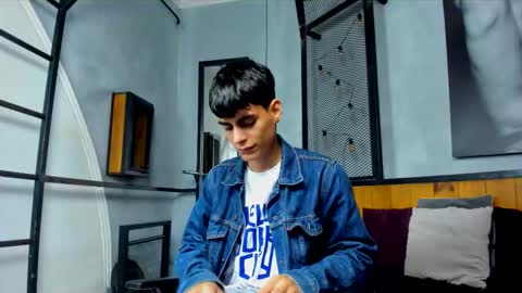 Snapshot of dani_mc chatting on 11/30/25, 12:09 dani_mc online show from 11/30/25, 12:09