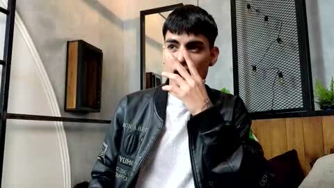 dani_mc online show from 12/18/25, 11:27