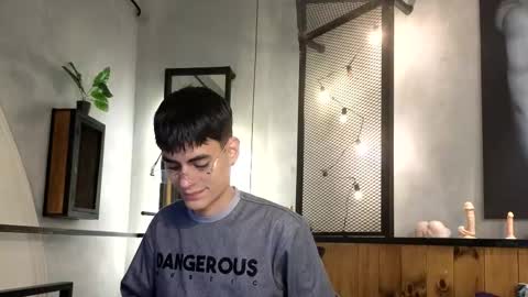 dani_mc online show from 12/22/25, 11:29