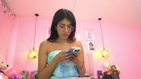   online show from 03/11/25, 04:18