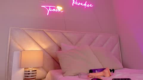 Snapshot of dani_skinny_ chatting on 02/13/25, 09:49 Hi I am Dani online show from 02/13/25, 09:49