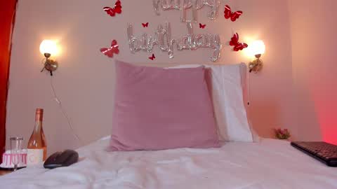 Snapshot of dani_skinny_ chatting on 03/08/25, 02:40 Hi I am Dani online show from 03/08/25, 02:40