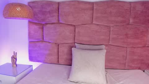 Snapshot of dani_velvet chatting on 11/29/25, 03:09 online show from 11/29/25, 03:09