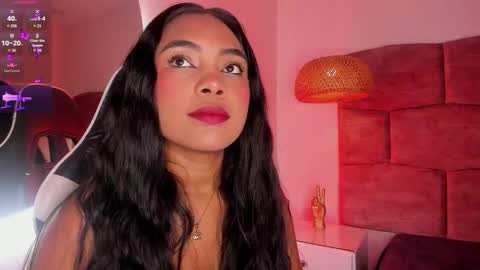 Snapshot of dani_velvet chatting on 12/14/25, 02:50 online show from 12/14/25, 02:50