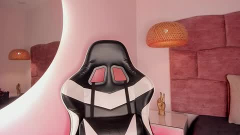 Snapshot of dani_velvet chatting on 02/06/26, 02:16 online show from 02/06/26, 02:16