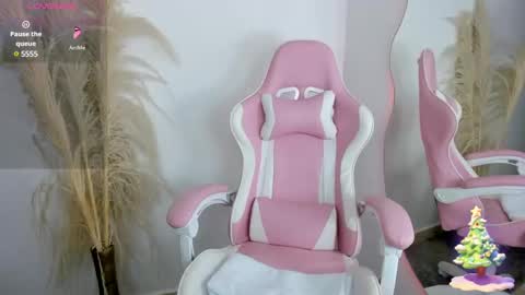 Snapshot of dania_jade_ chatting on 12/04/24, 05:16 Hello my name is Dania online show from 12/04/24, 05:16