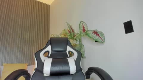 Dania online show from 11/29/25, 02:47