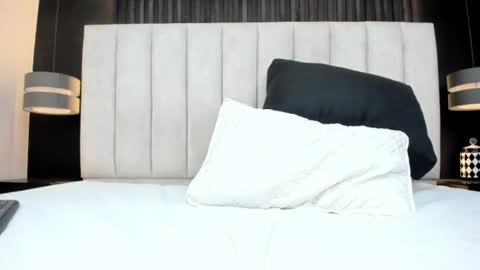 Snapshot of dania_moore_ chatting on 06/11/26, 12:32 JANE online show from 06/11/26, 12:32