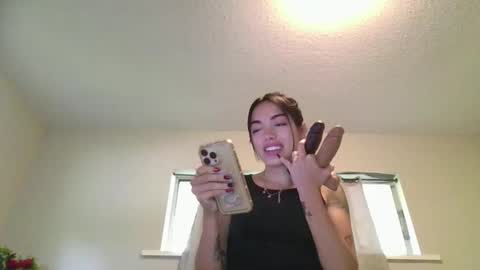 danidivina777 online show from 09/08/25, 10:20