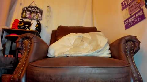 Snapshot of danidollxxx chatting on 10/04/25, 03:15 danidollxxx online show from 10/04/25, 03:15