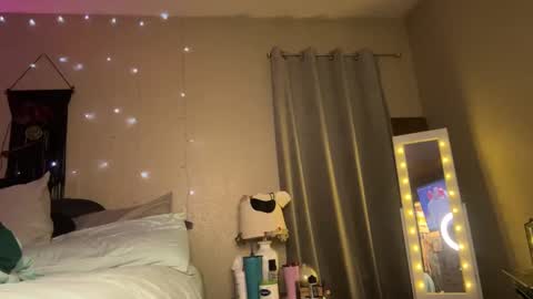 Dani Dragon online show from 01/22/25, 10:50