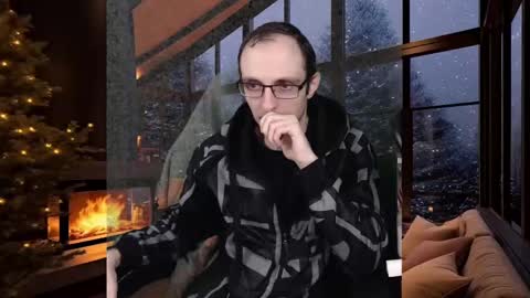 Snapshot of daniel9121 chatting on 12/20/24, 10:49 Daniel9121 online show from 12/20/24, 10:49