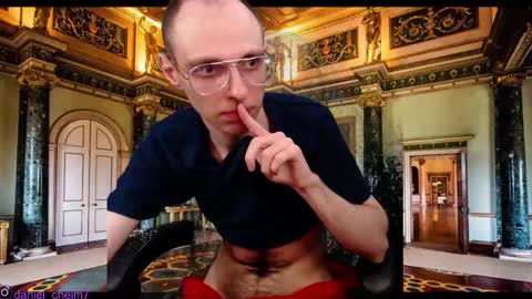 Snapshot of daniel9121 chatting on 03/10/25, 12:15 Daniel9121 online show from 03/10/25, 12:15