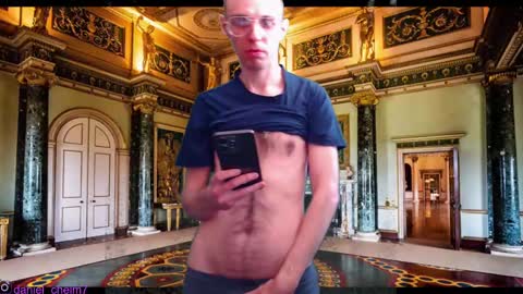 Snapshot of daniel9121 chatting on 03/11/25, 10:07 Daniel9121 online show from 03/11/25, 10:07