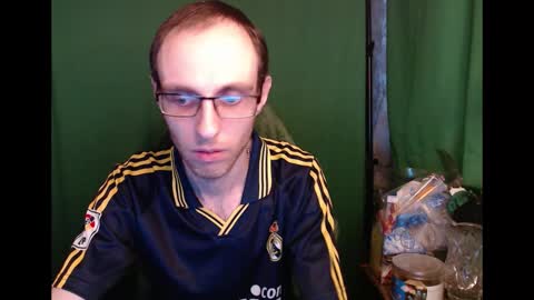 Snapshot of daniel9121 chatting on 02/17/26, 01:07 Daniel9121 online show from 02/17/26, 01:07