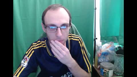 Snapshot of daniel9121 chatting on 02/18/26, 10:00 Daniel9121 online show from 02/18/26, 10:00