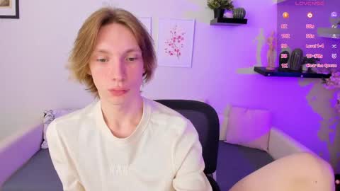 daniel__schmidt online show from 05/22/26, 08:32