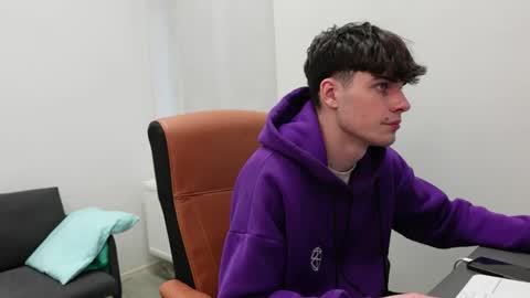 DANIEL SHAWN online show from 04/17/26, 05:05