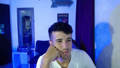 daniel_velez26 online show from 12/01/25, 01:32