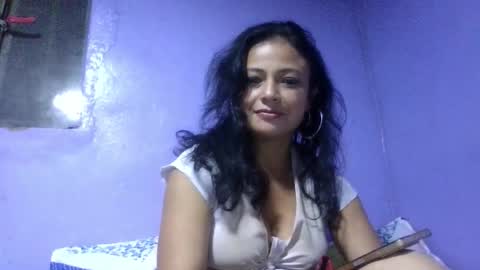 daniela_love1 online show from 01/14/26, 12:27
