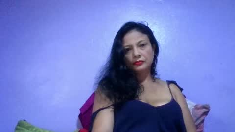 daniela_love1 online show from 05/17/26, 08:16