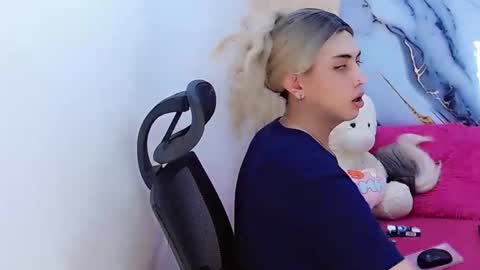 daniela_pink_ online show from 02/19/26, 08:27