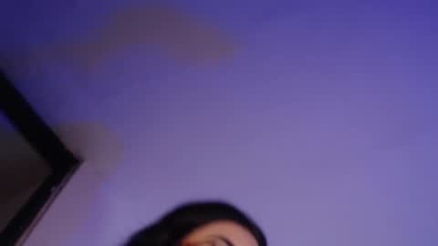 Snapshot of daniela_valencia chatting on 02/05/25, 09:40 Lucia online show from 02/05/25, 09:40