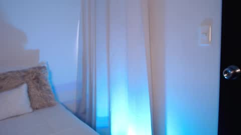 Snapshot of daniela_valencia chatting on 10/08/25, 08:39 Lucia online show from 10/08/25, 08:39