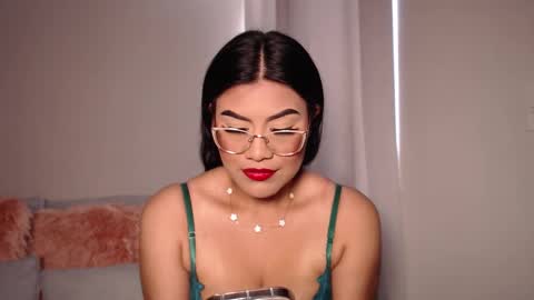 Lucia online show from 11/18/25, 06:34