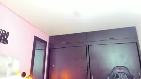 lorena online show from 03/01/25, 02:26