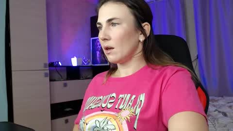 Daniela Cooper online show from 10/18/25, 06:41