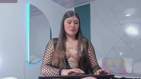 Danielle online show from 10/03/25, 01:57