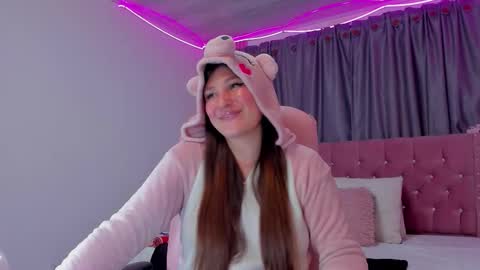 Danielle online show from 12/16/25, 03:11