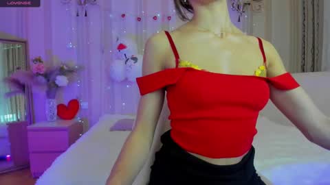 Snapshot of danielle_thomas chatting on 02/22/25, 12:08 Danielle online show from 02/22/25, 12:08