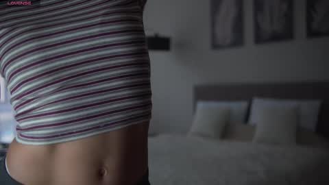 Snapshot of danielle_thomas chatting on 09/13/25, 03:23 Danielle online show from 09/13/25, 03:23