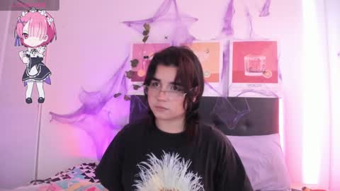 Snapshot of daniellesins_ chatting on 10/20/25, 12:38 online show from 10/20/25, 12:38