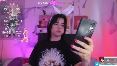 Snapshot of daniellesins_ chatting on 10/26/25, 10:04 online show from 10/26/25, 10:04