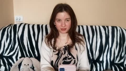 Mia online show from 04/09/26, 03:17