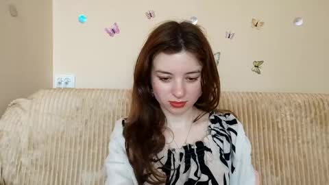 Mia online show from 05/06/26, 07:02