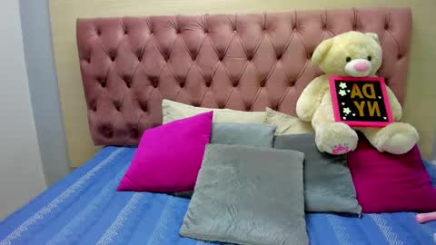 DaniiBelluci  online show from 02/12/25, 03:40