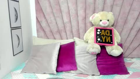 DaniiBelluci  online show from 11/30/25, 03:10