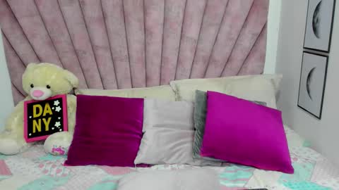 DaniiBelluci  online show from 03/25/26, 03:45