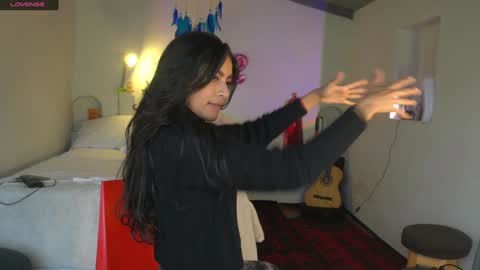 danalle .. online show from 01/20/25, 09:43